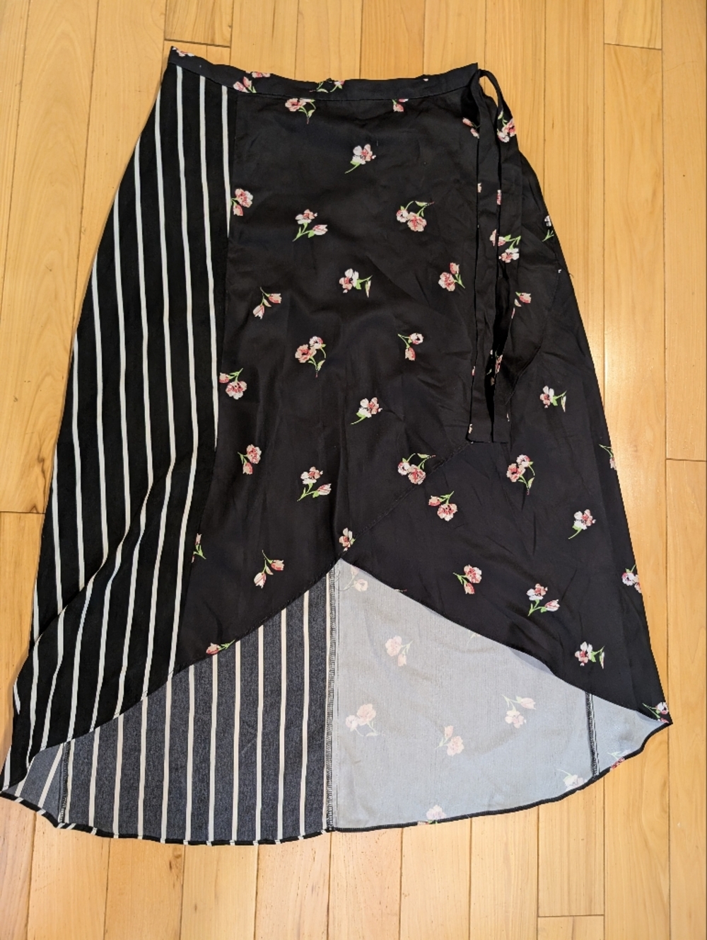 Design Lab Lord & Taylor Black Faux Wrap Floral Skirt